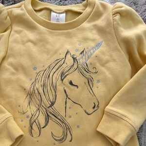 GAP Kids Yellow Sweatshirt with Unicorn Design
